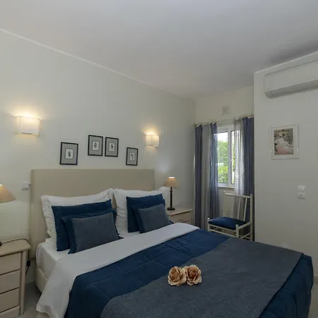 Rocha Brava Village Карвоейру