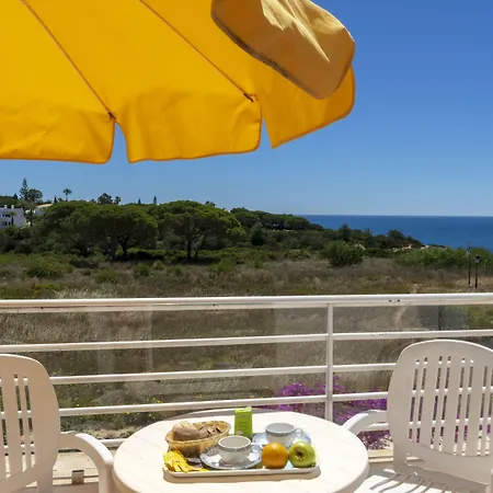 Semesteranläggning (resort) Rocha Brava Village 4*